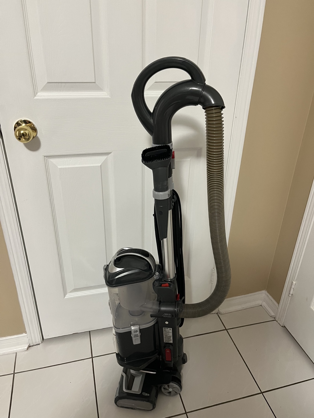 Shark Navigator Lift-Away Professional Upright Vacuum Cleaner - photo 3