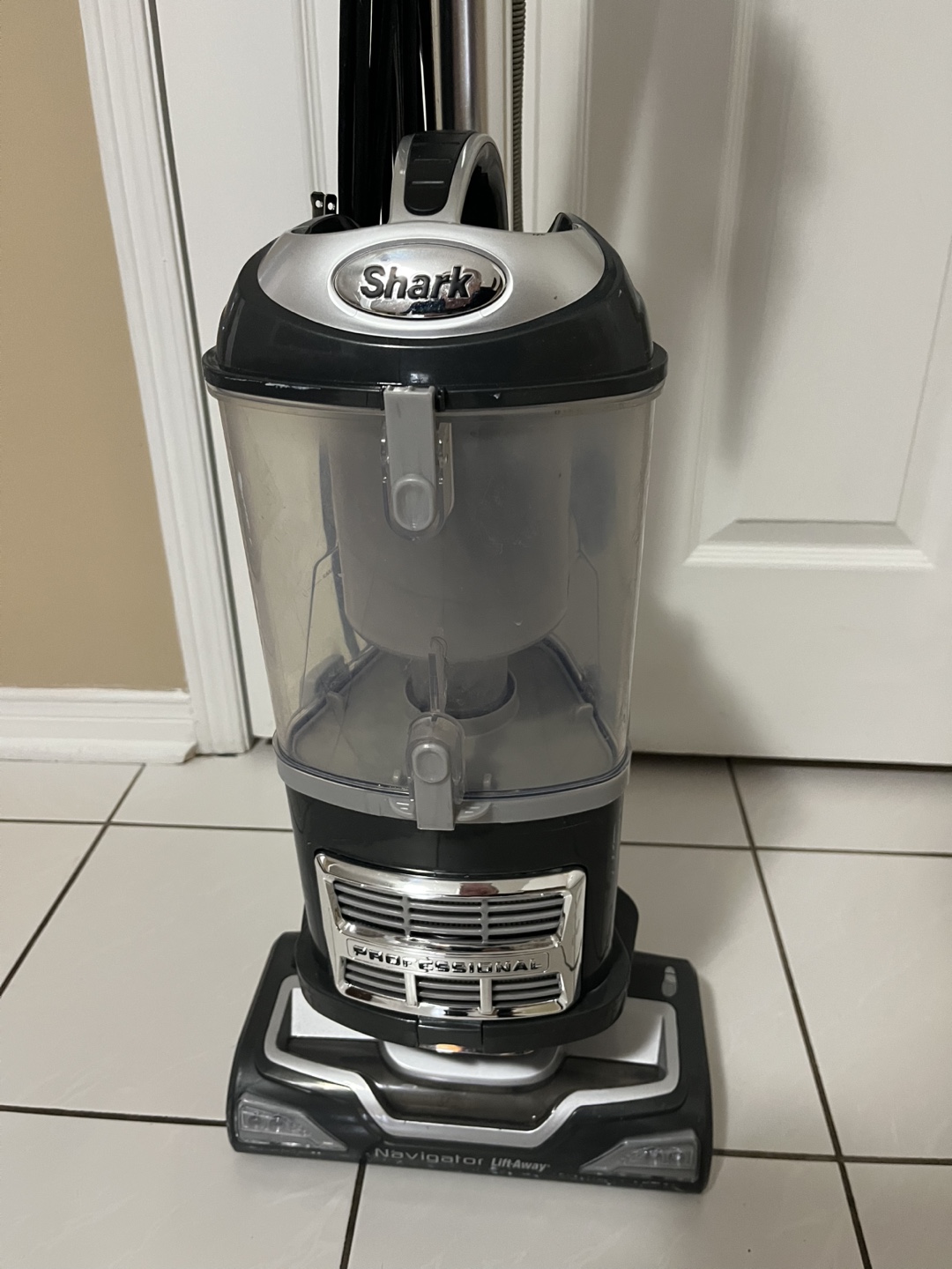 Shark Navigator Lift-Away Professional Upright Vacuum Cleaner - photo 2