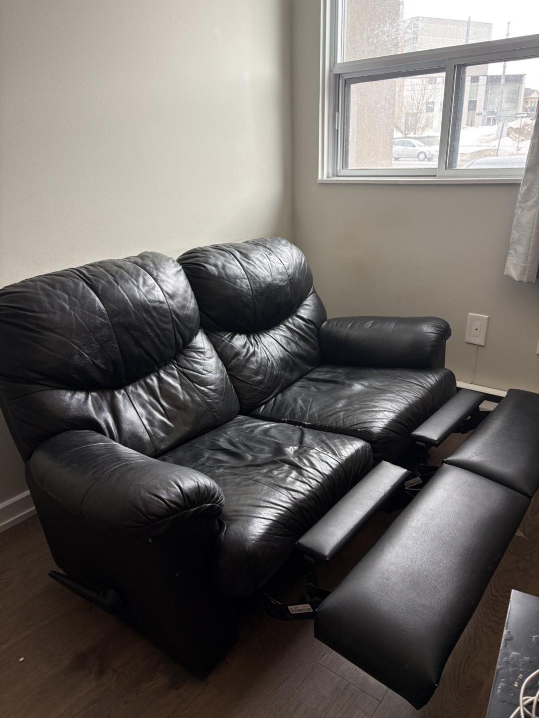 Black Leather Recliner Loveseat - photo 2