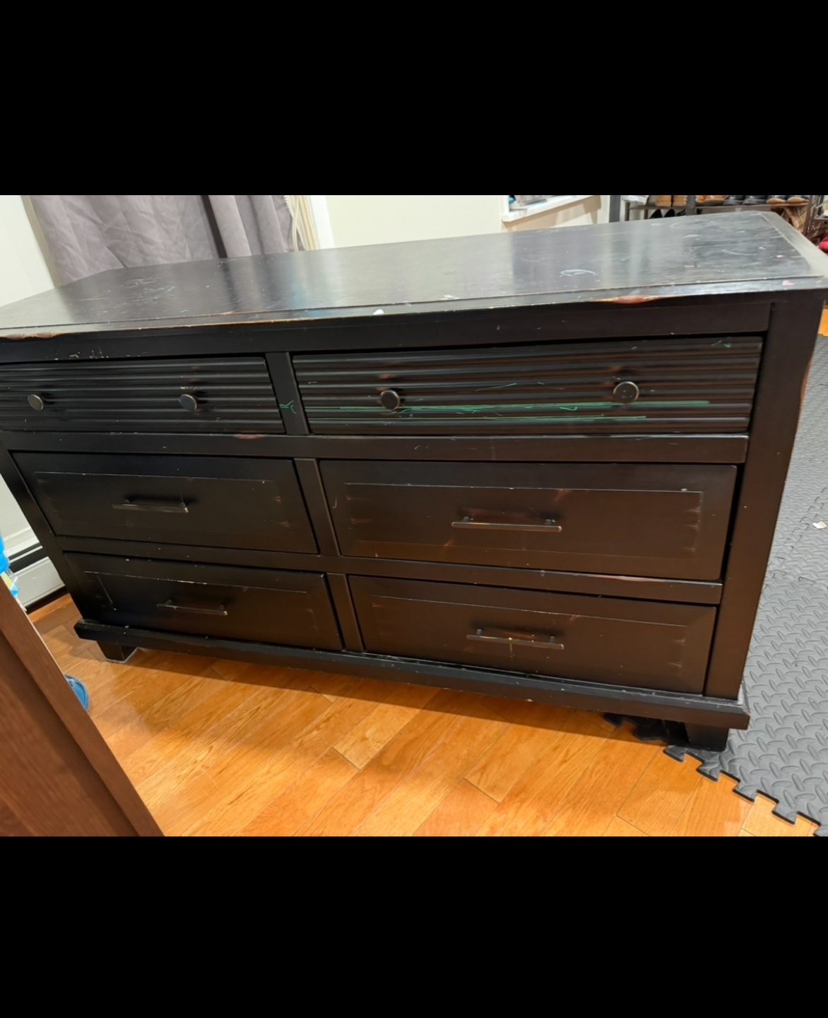 Black 6-Drawer Dresser