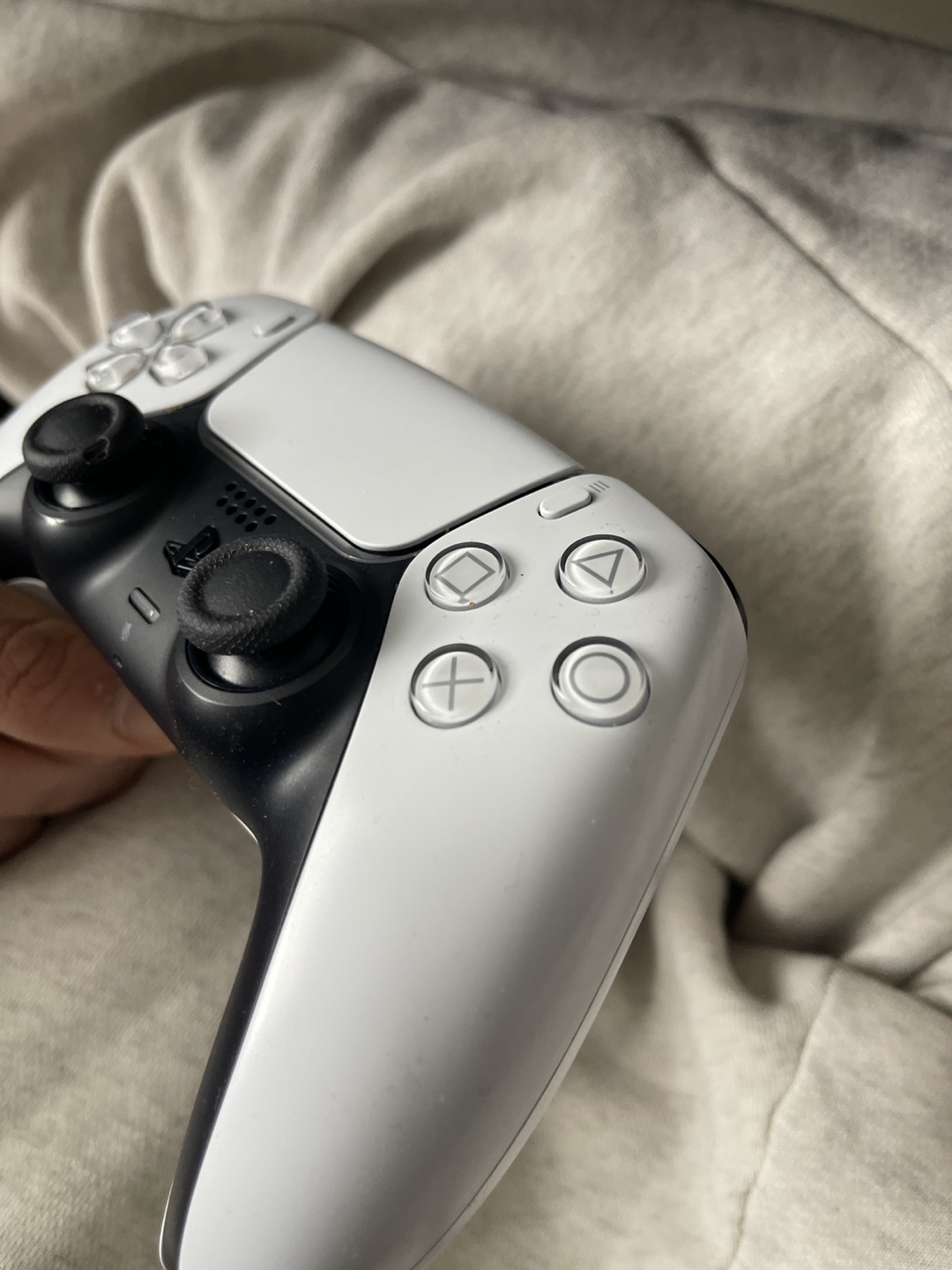 PS5 DualSense Wireless Controller - photo 2
