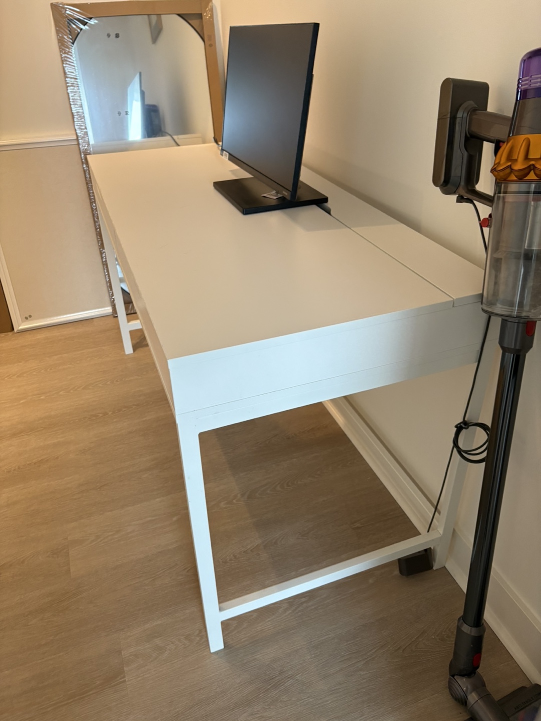 IKEA White Desk - Moving Sale - photo 3