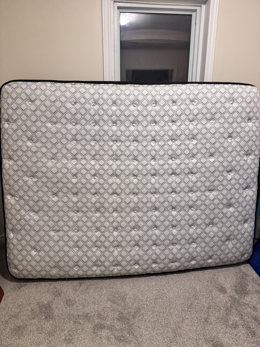 Sealy posturepedic Queen Mattress