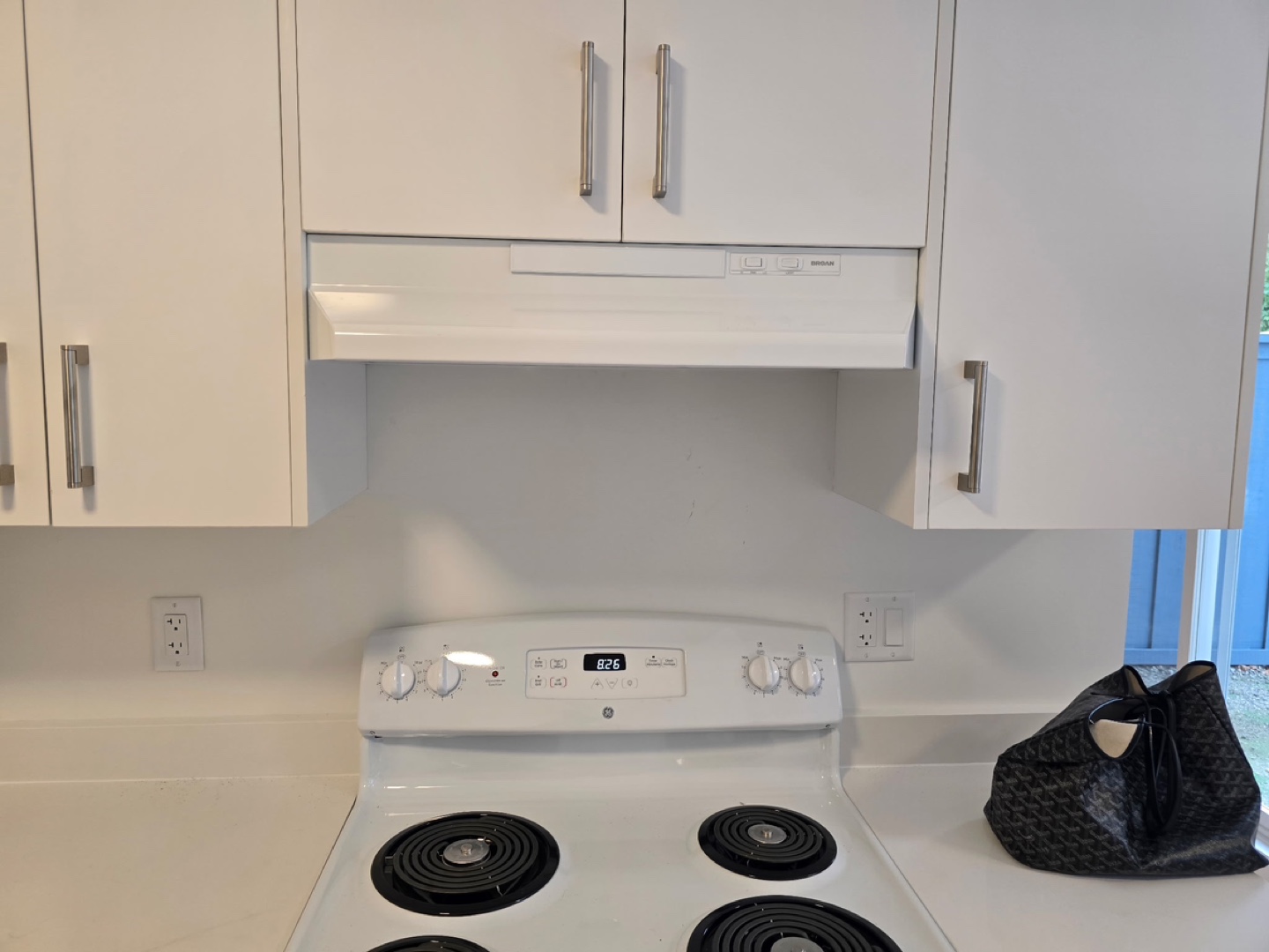 Brand New GE Electric Range + Hood Vent - photo 2