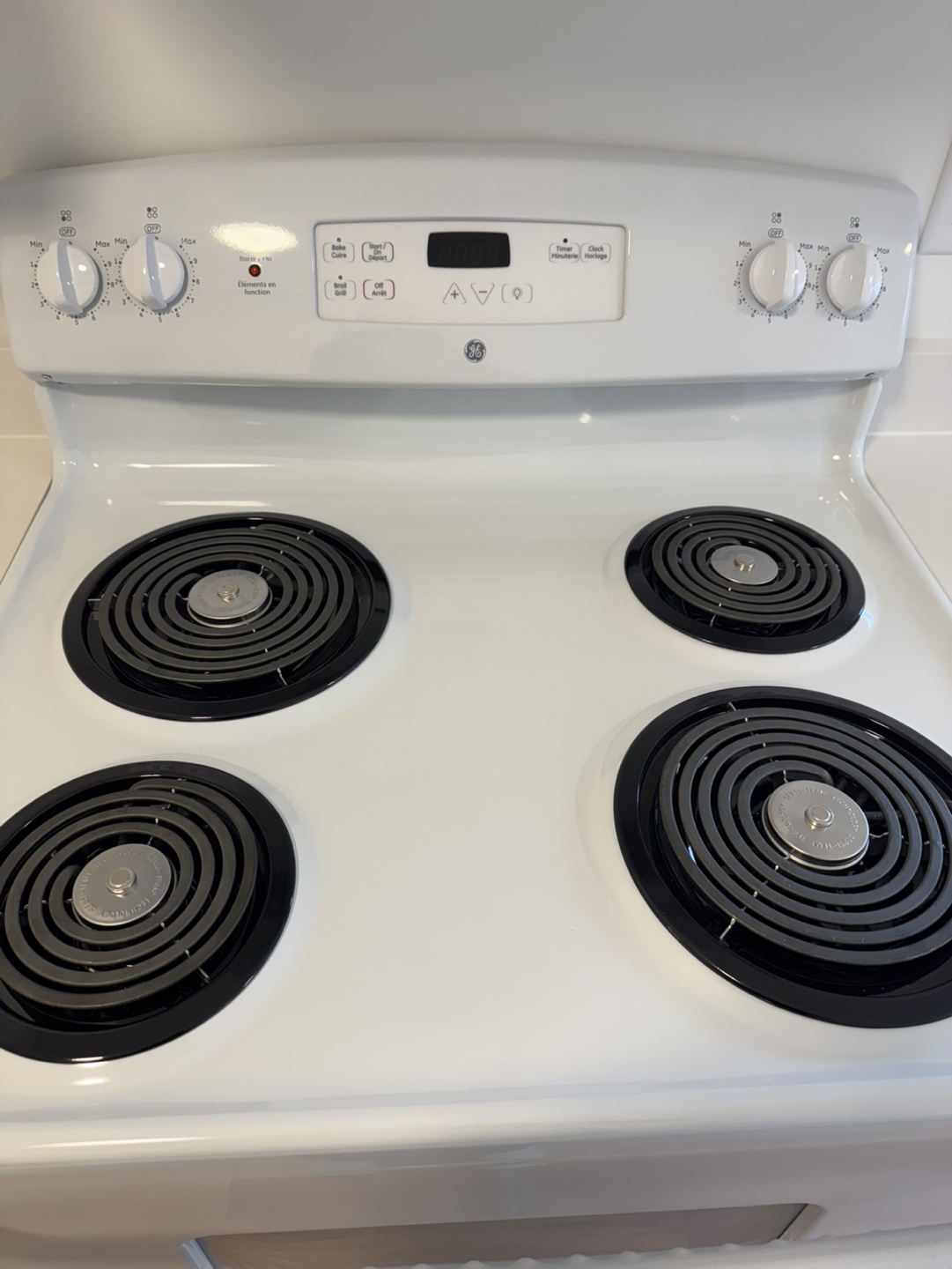 Brand New GE Electric Range + Hood Vent - photo 4