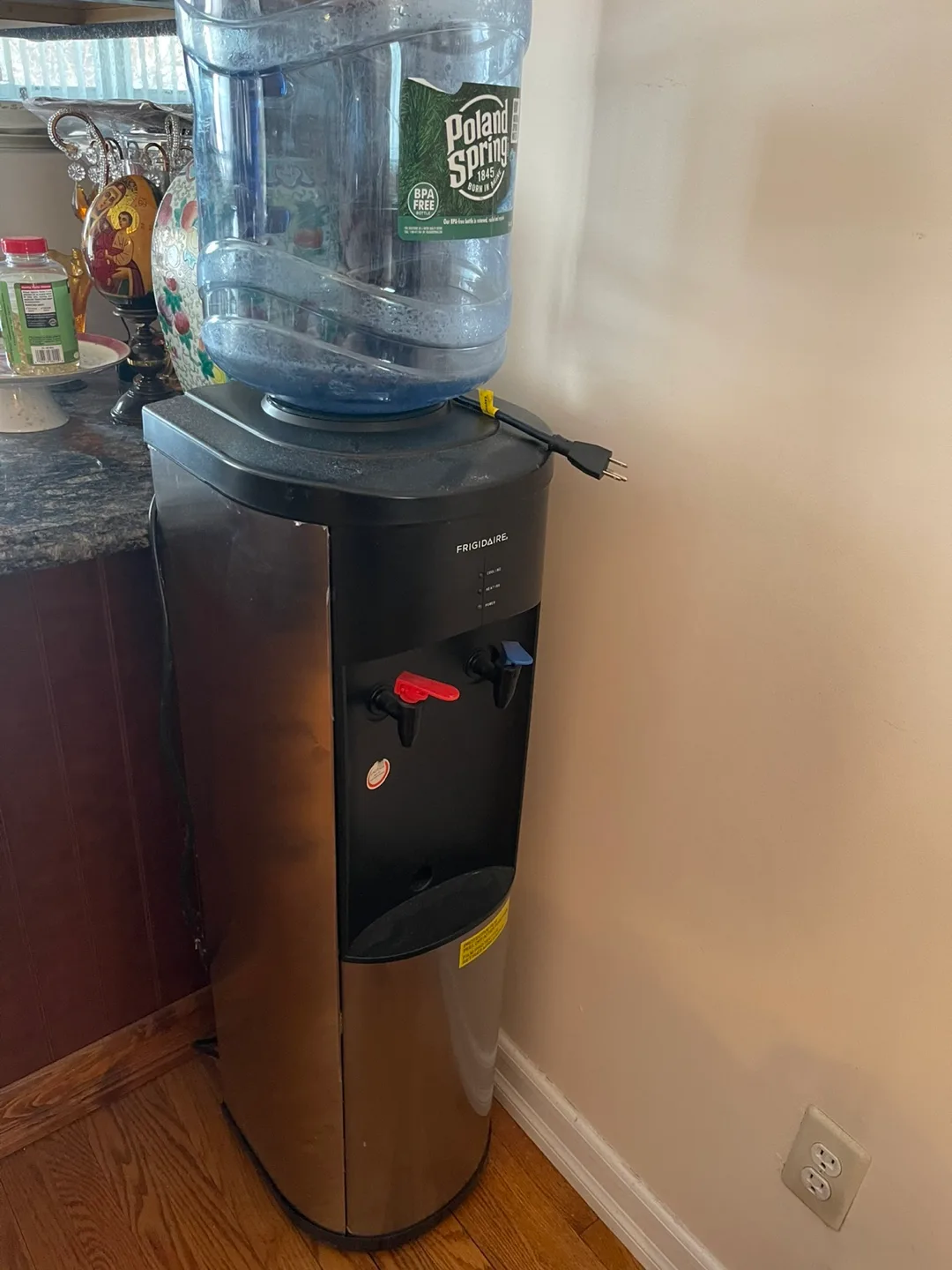 Frigidaire Bottom-Loading Water Cooler Dispenser thumbnail