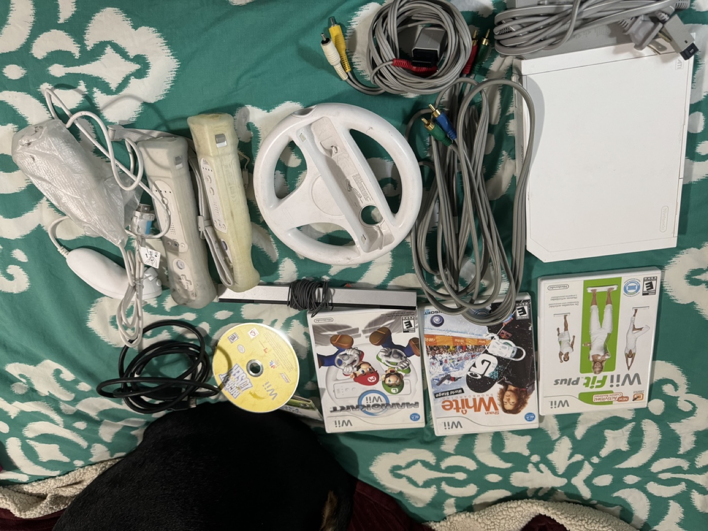 Wii Console Bundle with Games and Accessories - photo 2