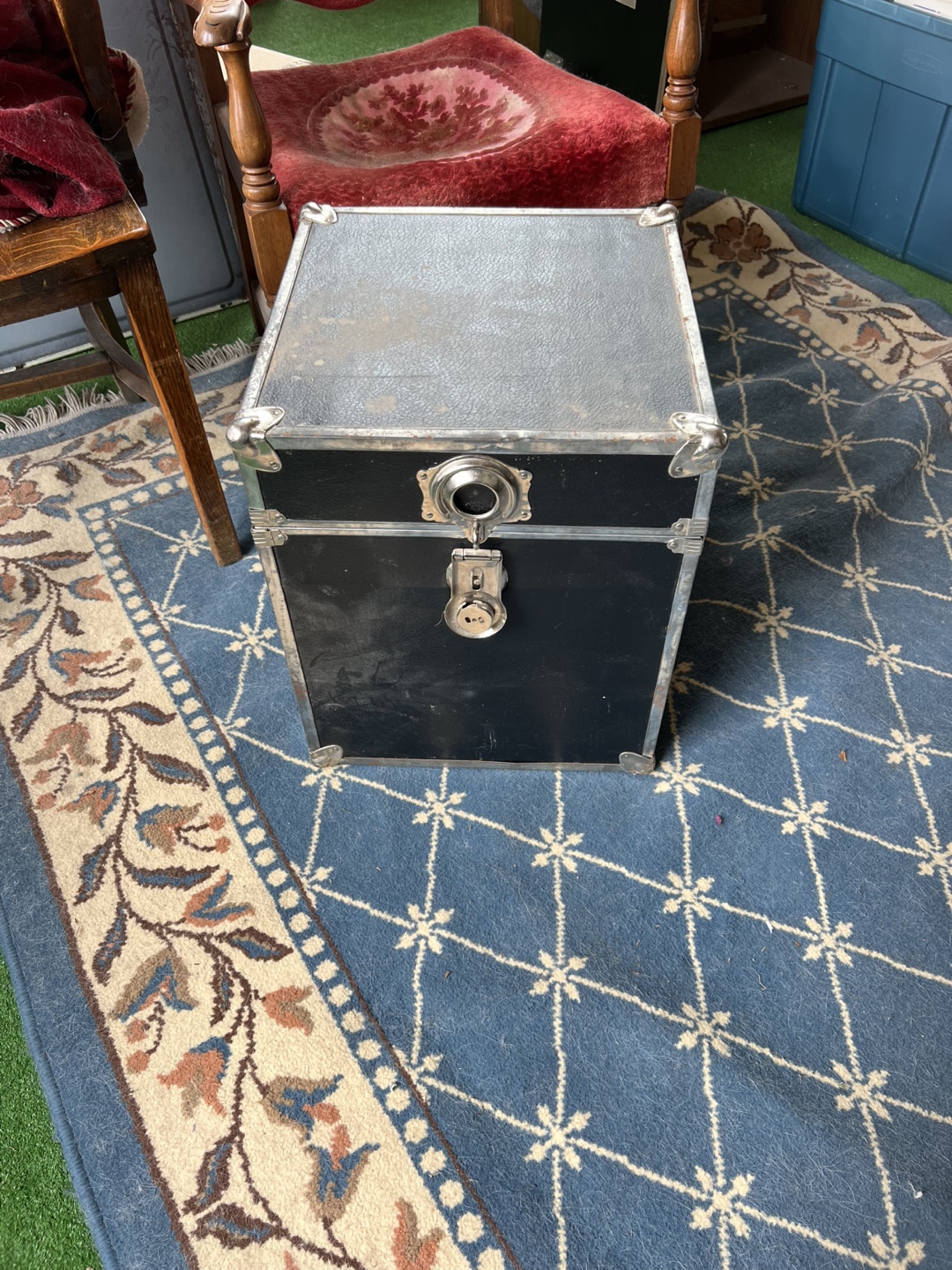 Vintage Trunk Storage Box - photo 2