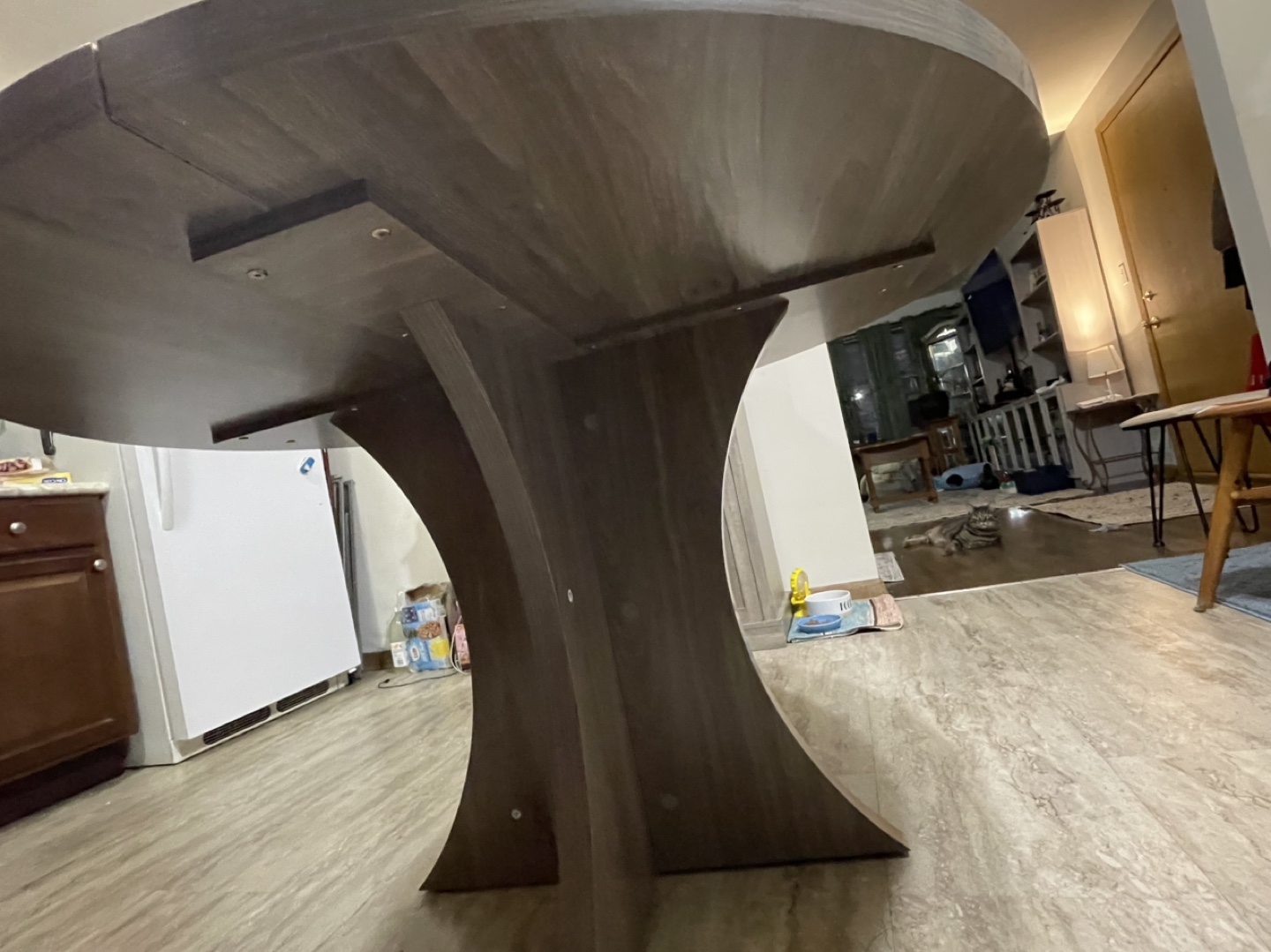 Round Dining Table - photo 2