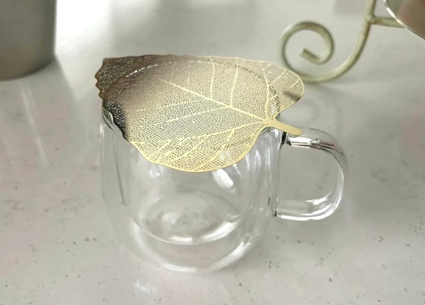 2 Gold Leaf-Shaped Tea Infuser image indicator(2)