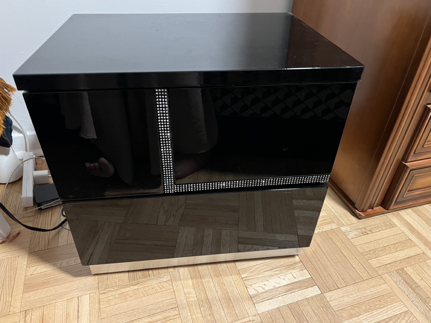 Black High Gloss Nightstand with Crystal Accents - photo 4