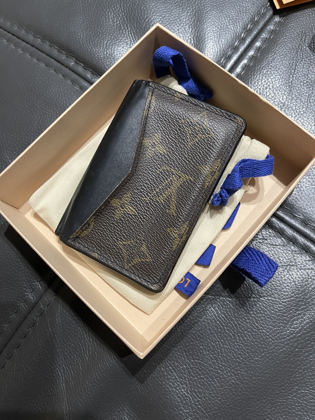 Louis Vuitton Card Holder - photo 2
