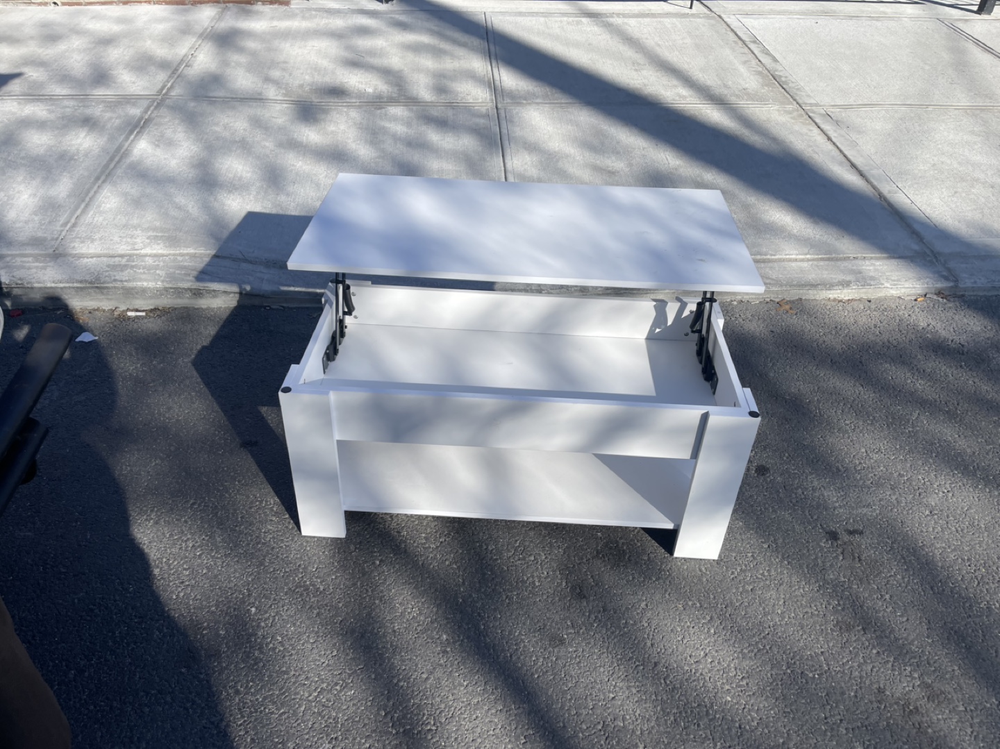 White Lift-Top Coffee Table with Storage - photo 2