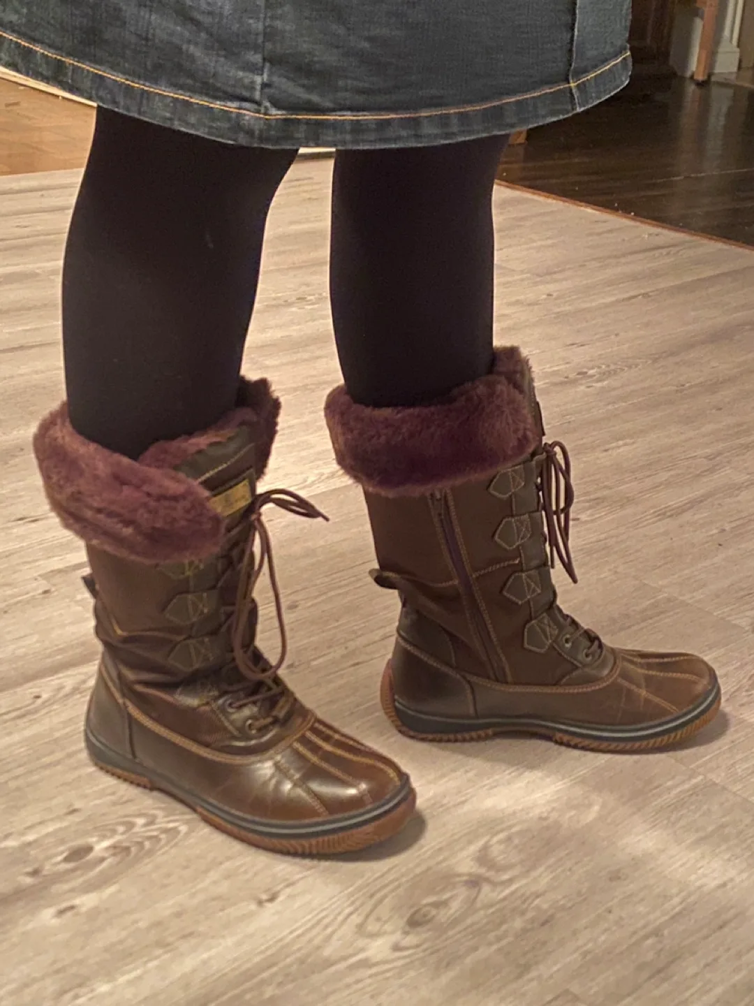 London Fog Faux Fur Lined Lace Up Boots Size 40 image indicator(2)