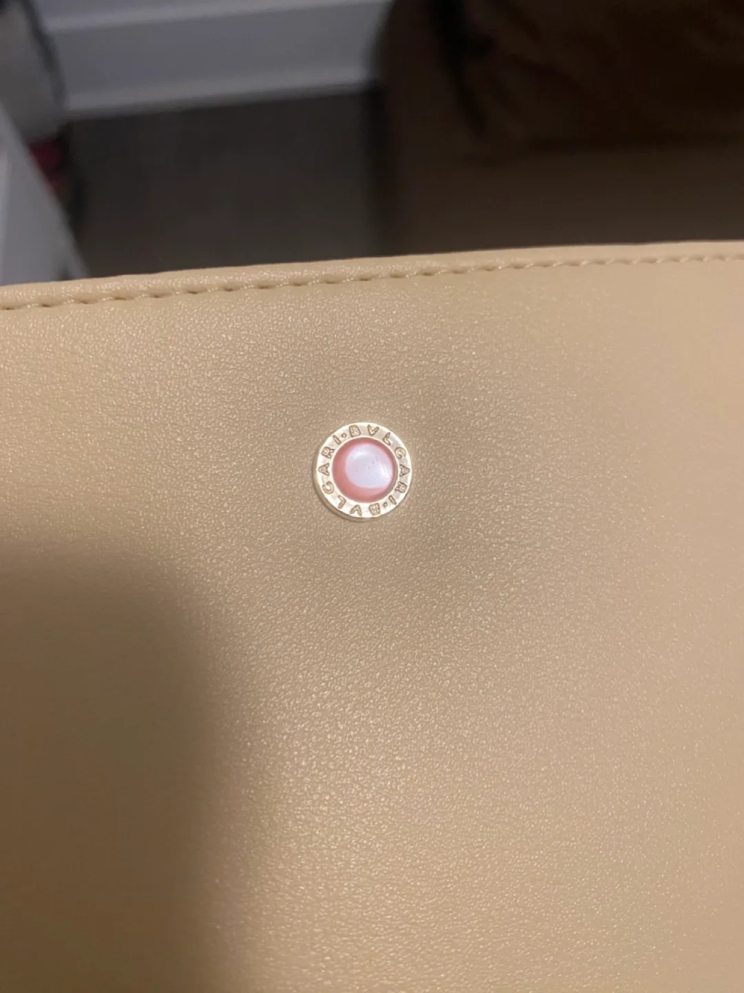 Bvlgari Beige cosmetic bag image indicator(3)