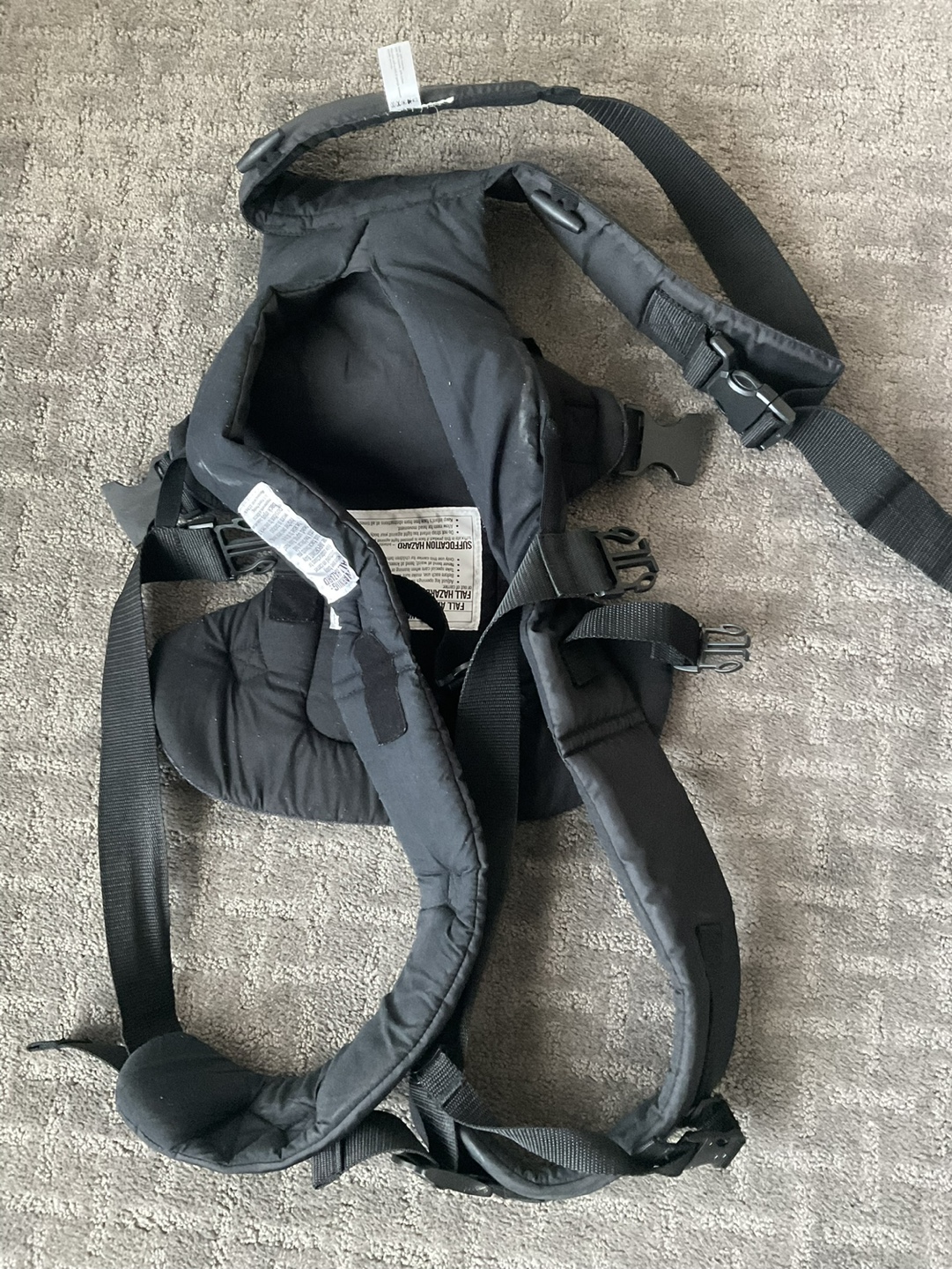 Infantino baby carrier - photo 2