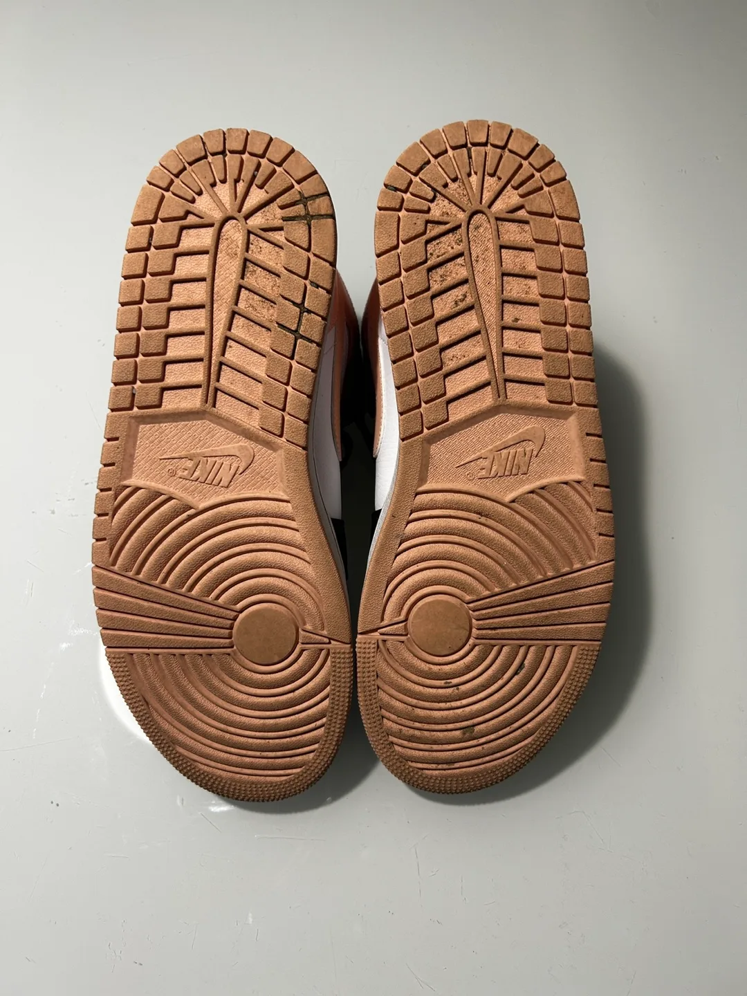 Women's Nike Air Jordan 1 Mid SE Sneakers image indicator(3)