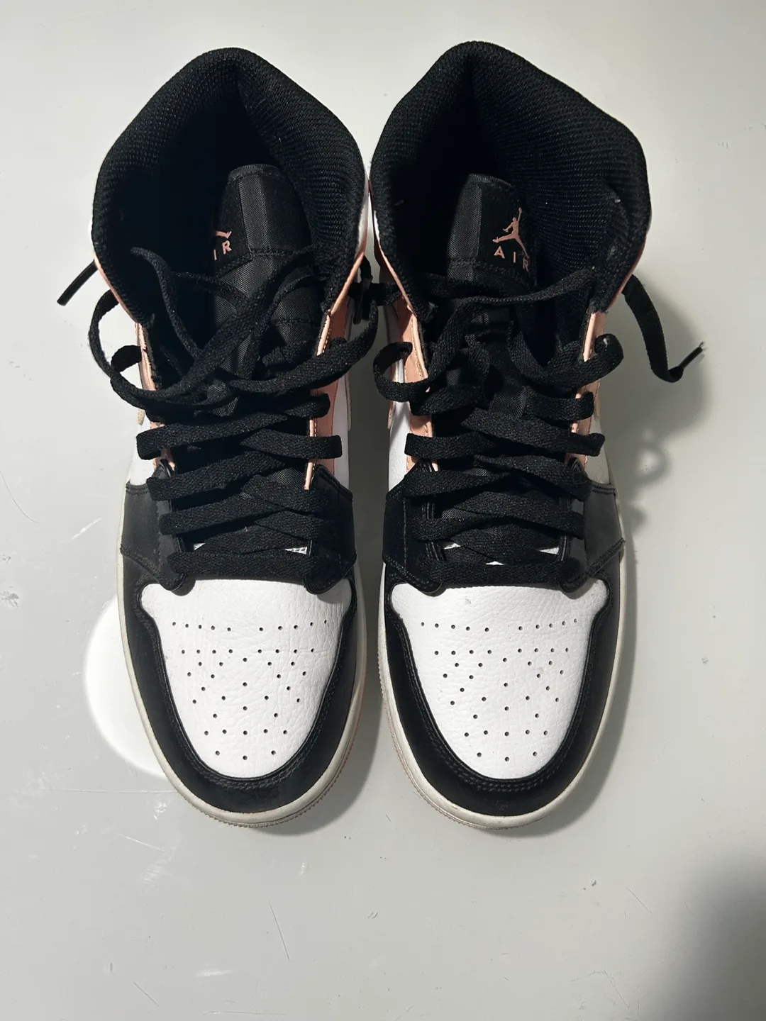 Women's Nike Air Jordan 1 Mid SE Sneakers image indicator(2)
