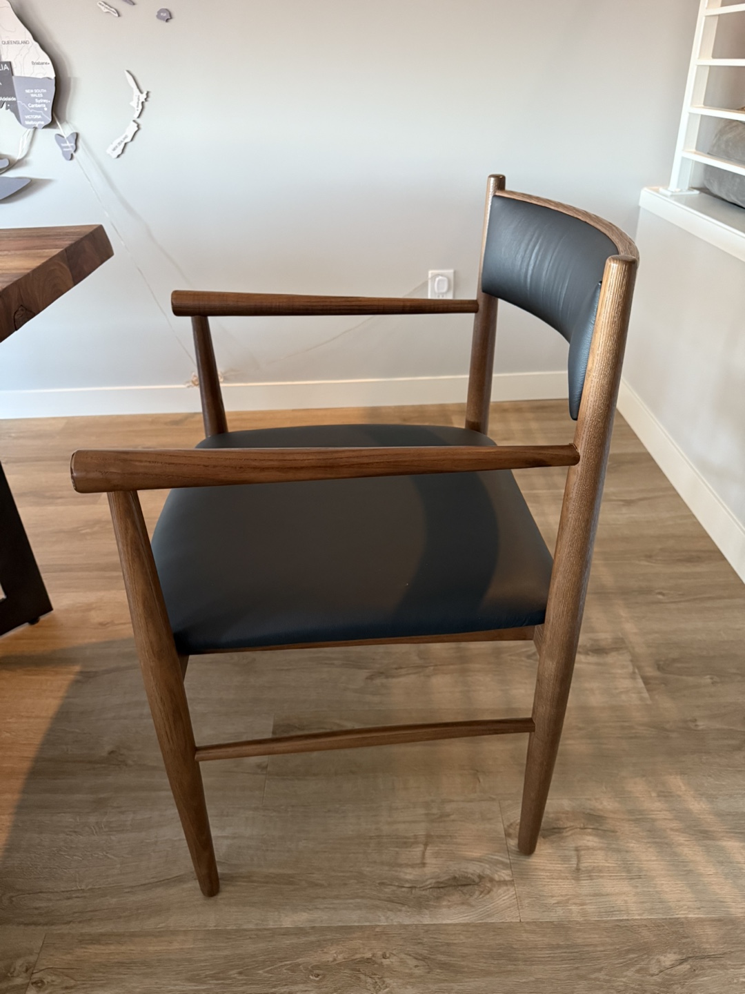 2 Leather Dining Chairs with Arms - photo 2