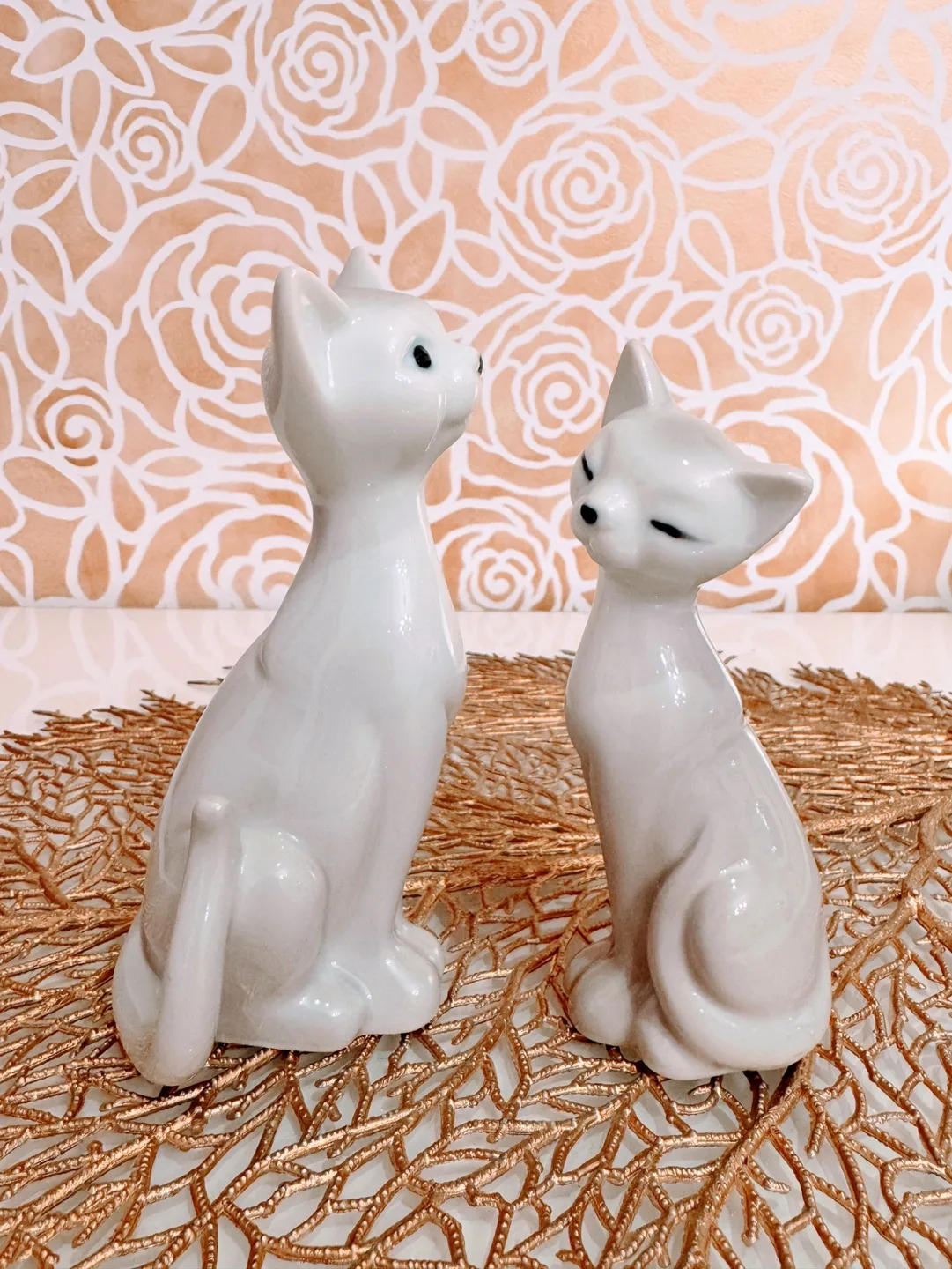 Vintage White Smokey Grey Siamese Cat Figurines, Otagiri Japa image indicator(3)