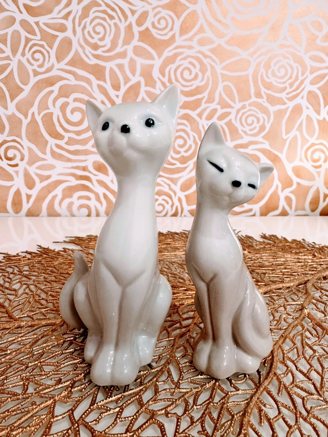 Vintage White Smokey Grey Siamese Cat Figurines, Otagiri Japa image indicator(2)