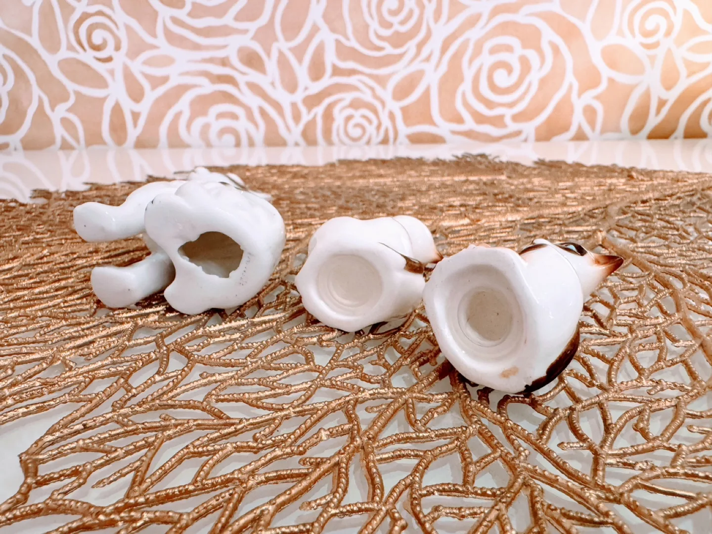 A Set of 3 Vintage Siamese Cat Figurines n Shakers, Chocolate image indicator(6)