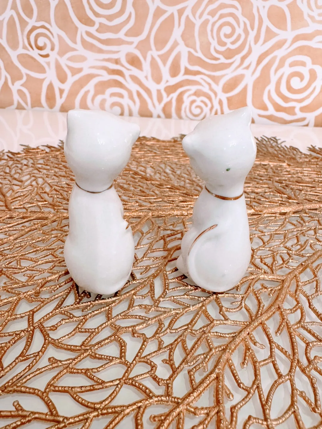 Vintage White Cat Couple Figurines with Golden Jade Collars image indicator(4)