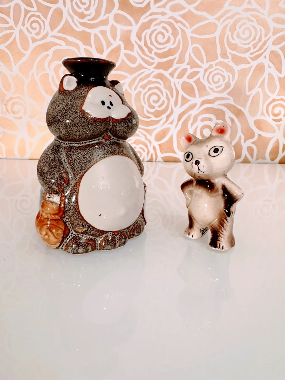 Vintage Japanese Tanuki Sake Bottle Raccoon Figurine Set image indicator(3)