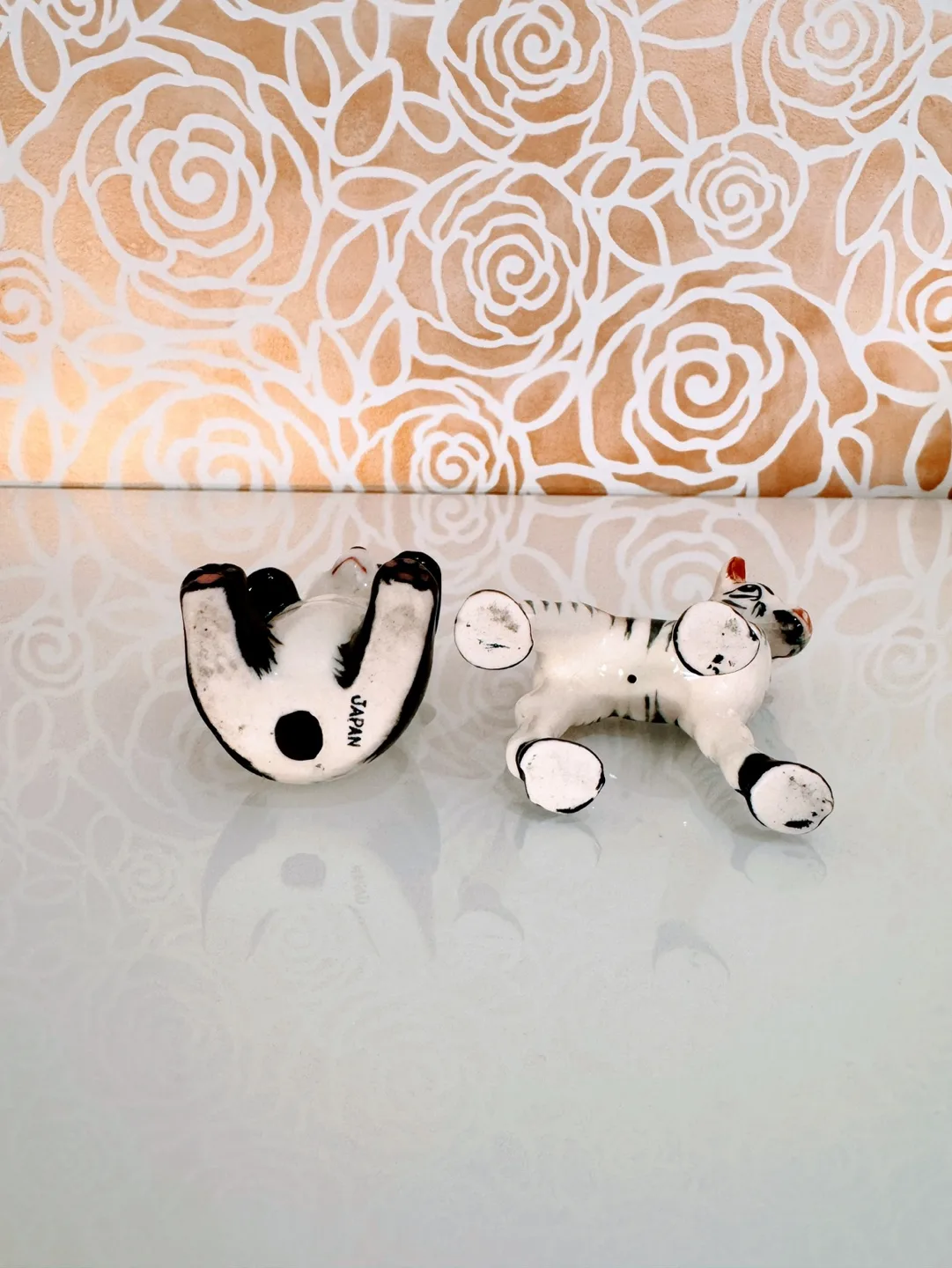 Vintage Animal Figurines: Panda and Zebra image indicator(5)