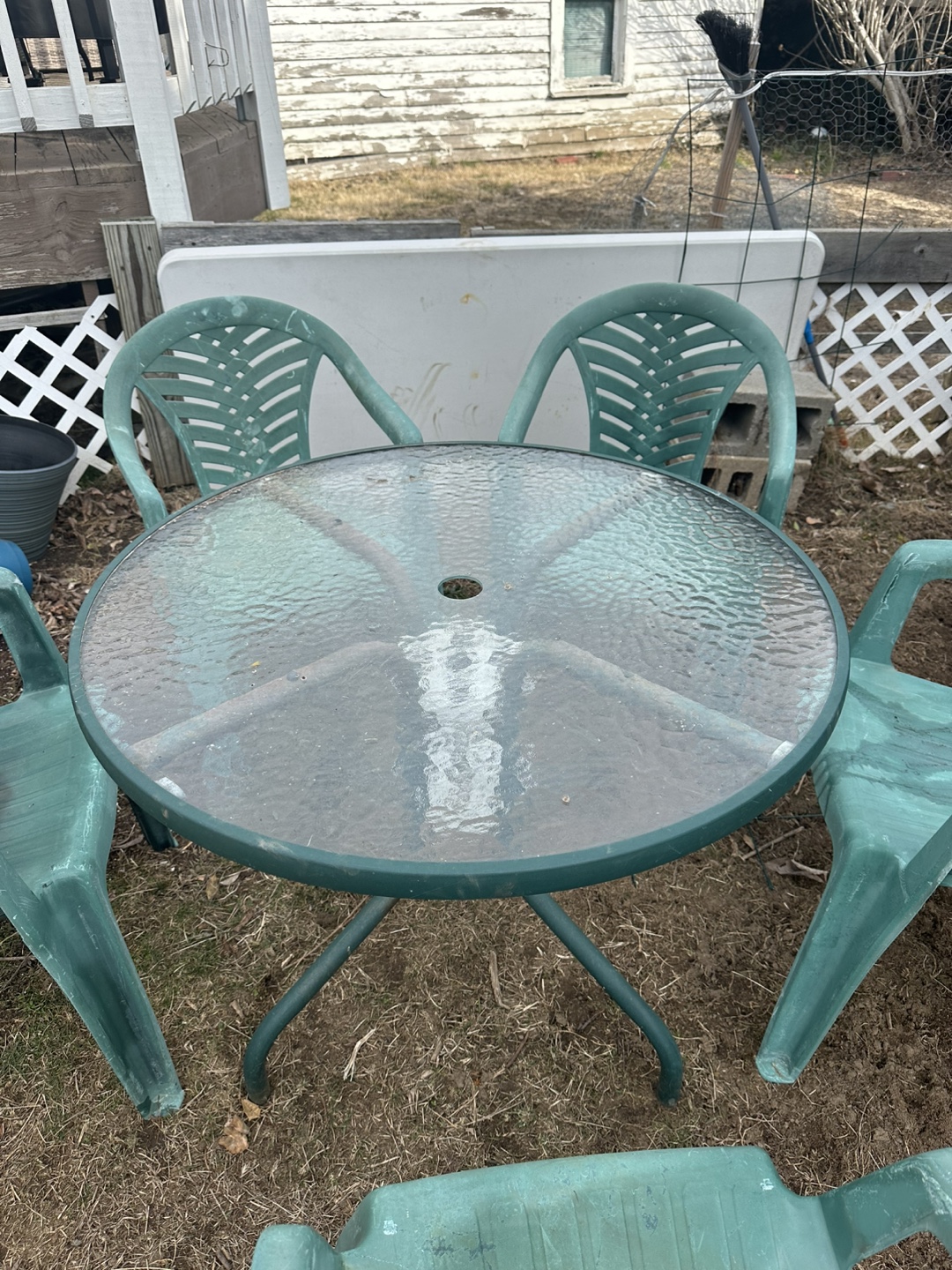 Green Plastic Outdoor Patio Set - Table and 4 Chairs - photo 2