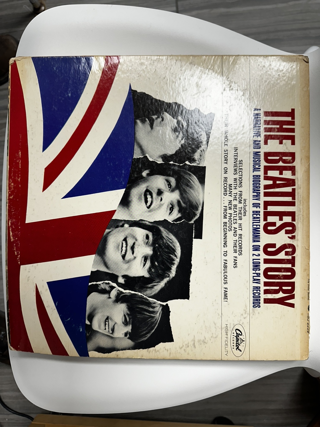 Vintage Beatles Vinyl Record Collection (4 LPs) - photo 4