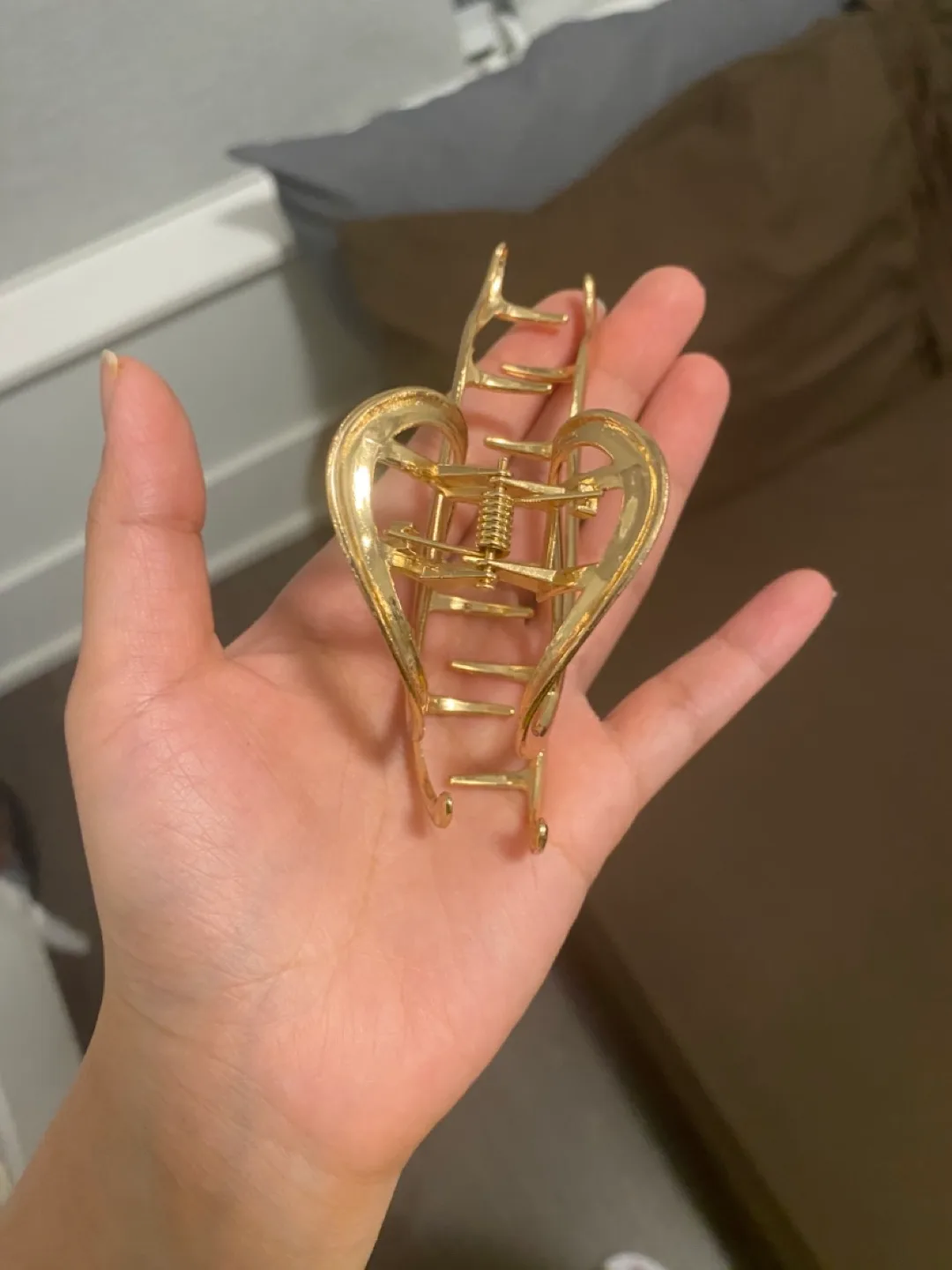 Gold Hair Claw Clip image indicator(2)