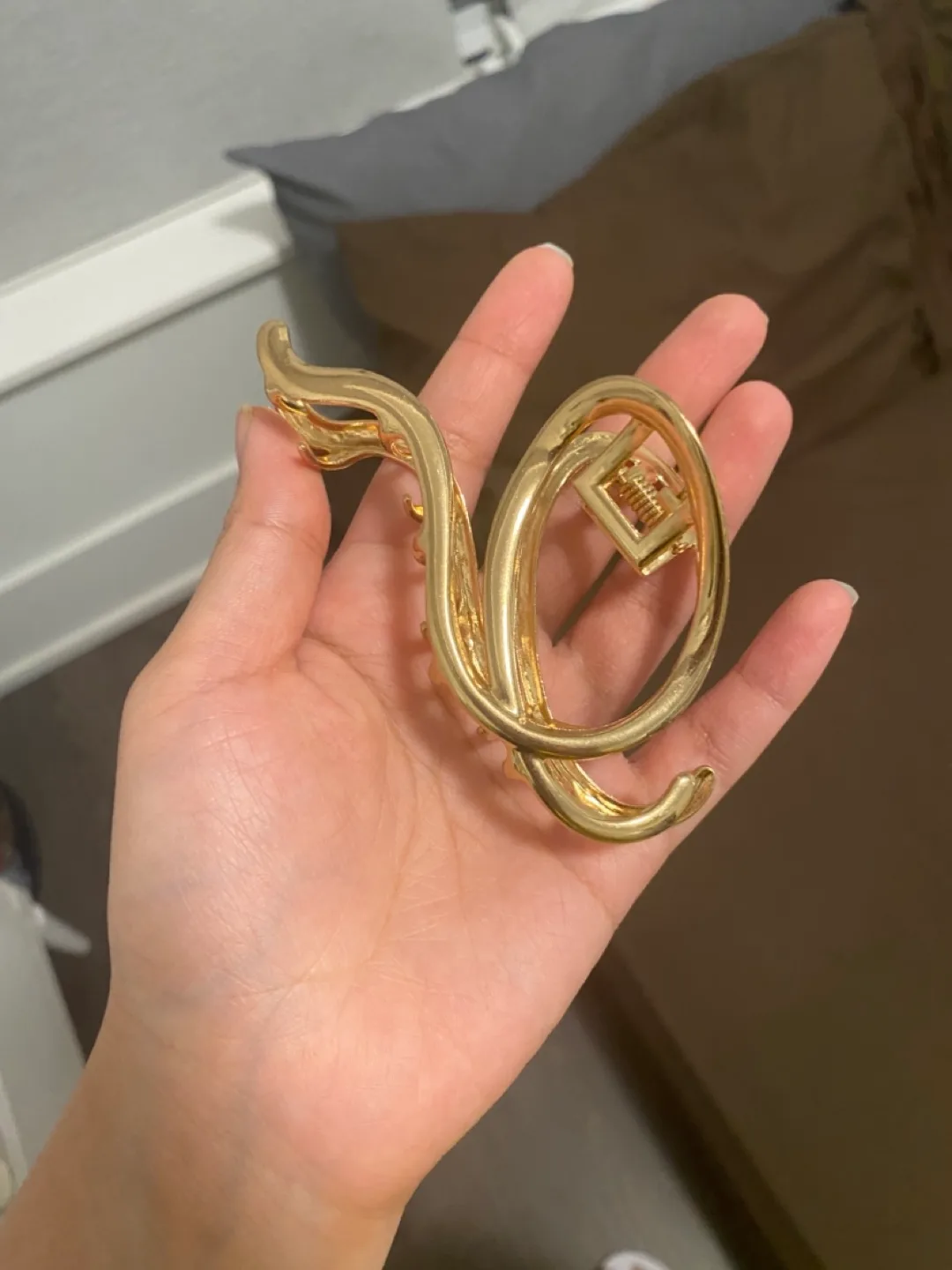 Gold Hair Claw Clip image indicator(3)