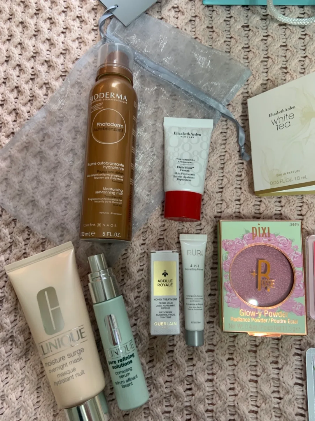 Beauty Boutique Bag - Makeup & Skincare Sample Set image indicator(3)