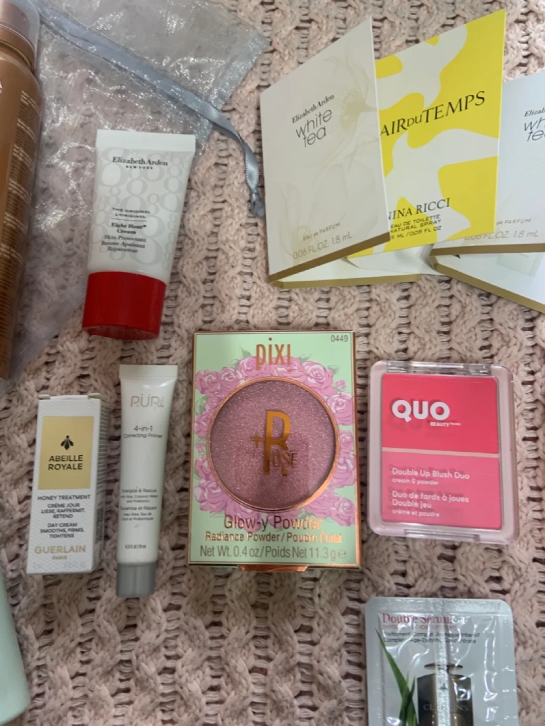 Beauty Boutique Bag - Makeup & Skincare Sample Set image indicator(4)