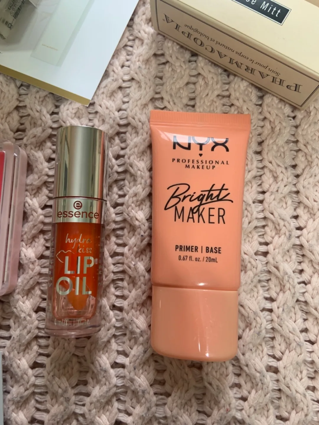 Beauty Boutique Bag - Makeup & Skincare Sample Set image indicator(9)