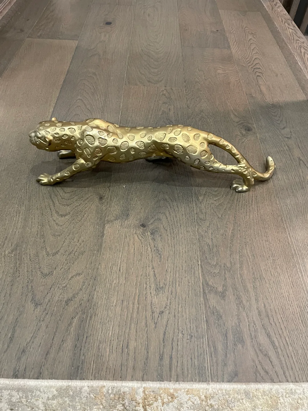 Set of Two Gold Leopard Statues image indicator(4)