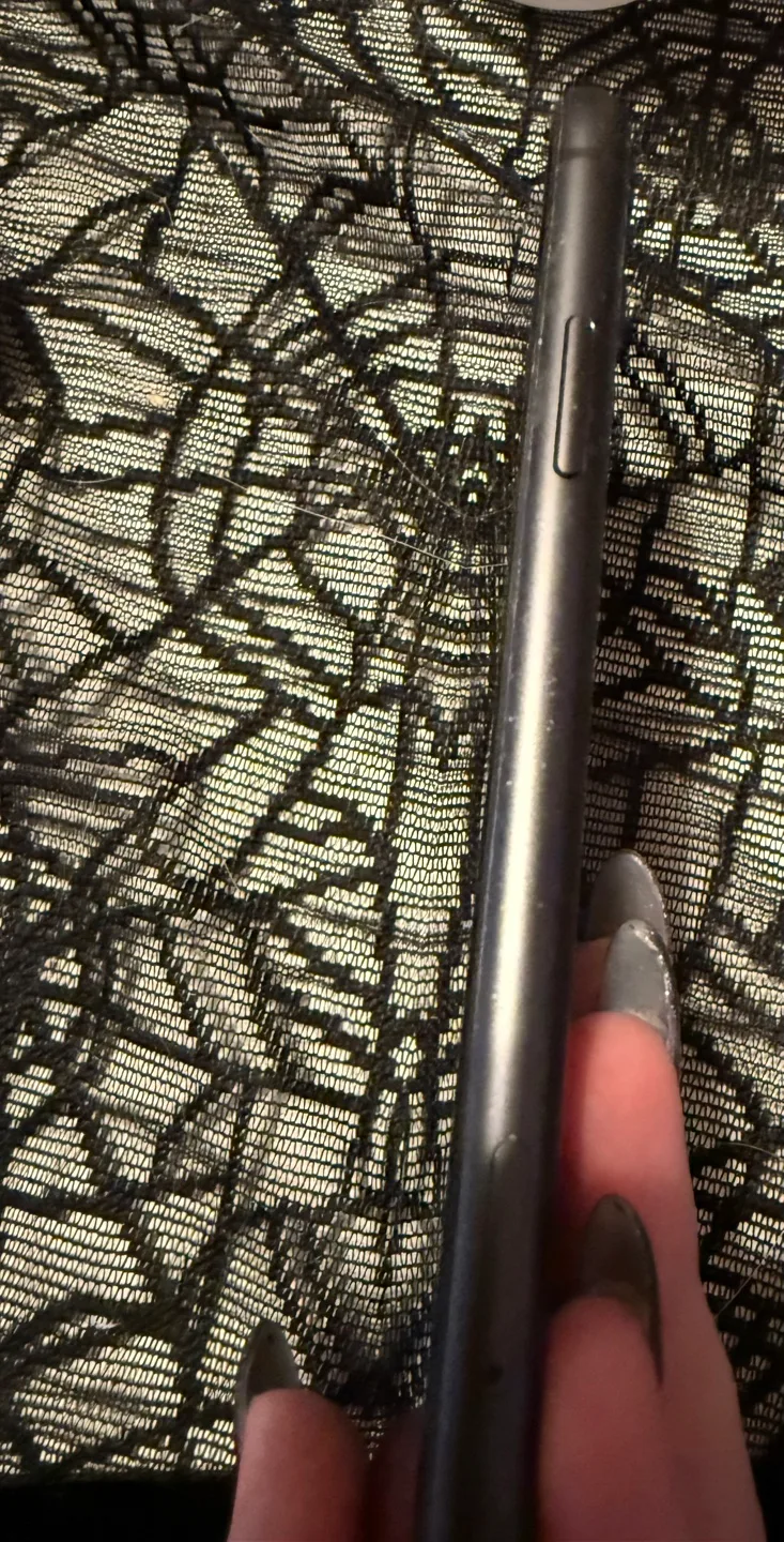 iPhone 11 black image indicator(3)