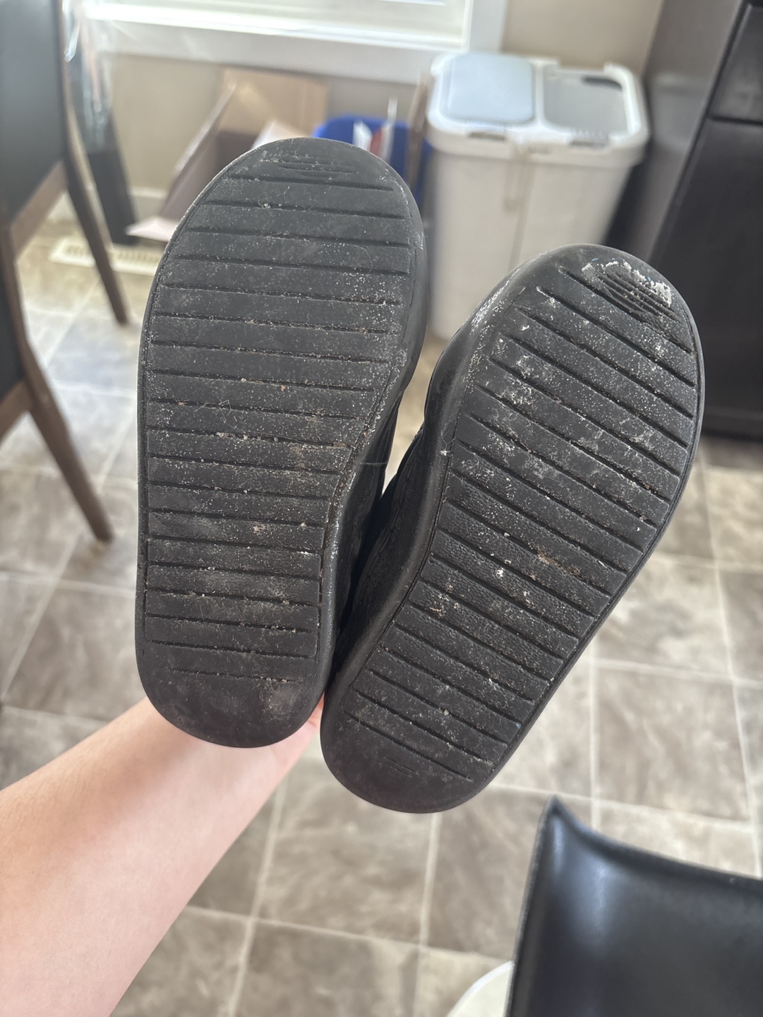 🧡Girls' Black Quilted High-Top Sneakers, Size 9 - photo 3
