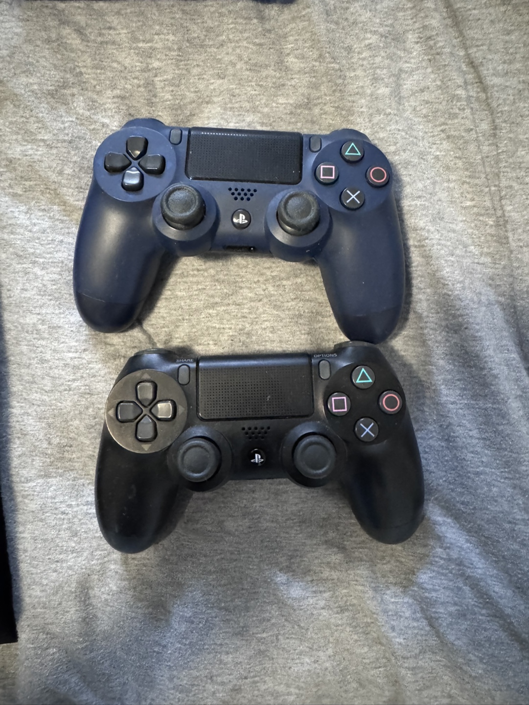 PS4 Console Bundle with 8 Games and 2 Controllers - photo 2