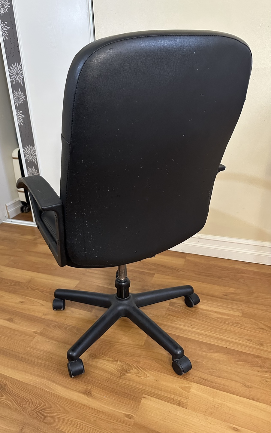 Black Office Chair - photo 2