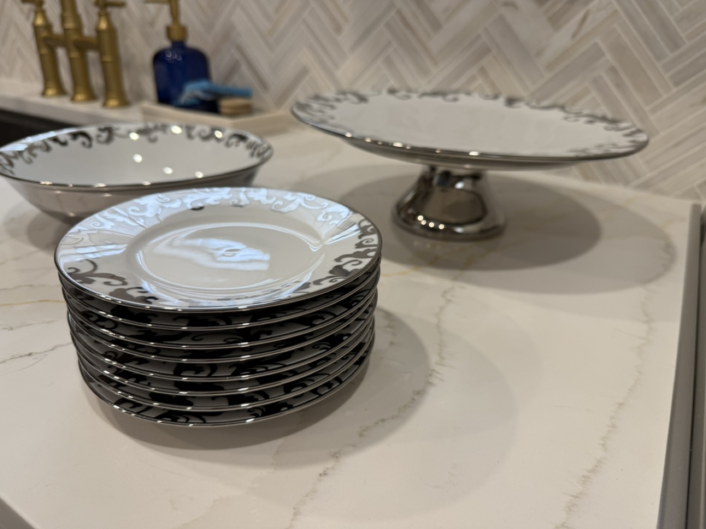 Elegant Silver and White Porcelain Serving Set - photo 3
