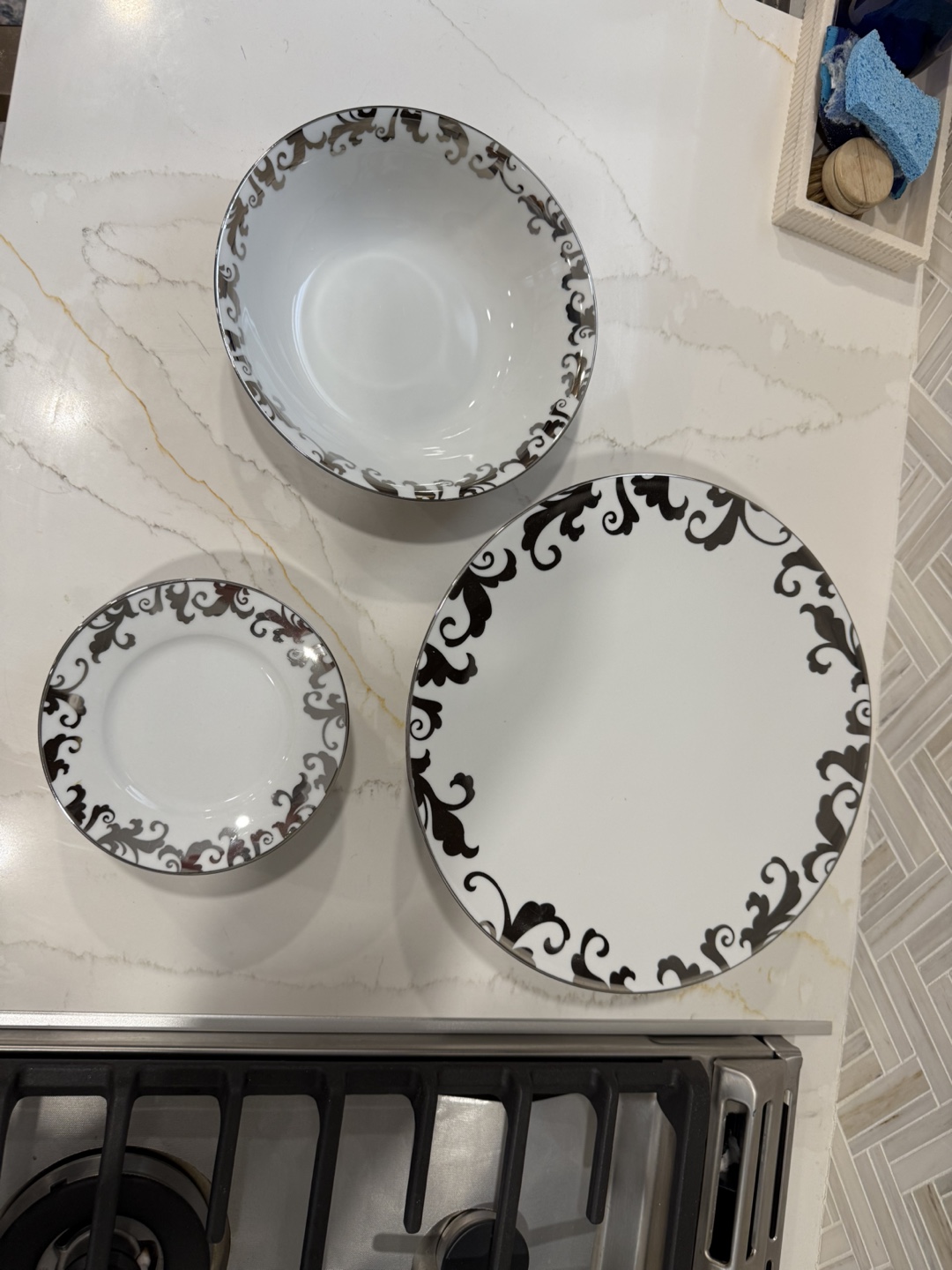 Elegant Silver and White Porcelain Serving Set - photo 4