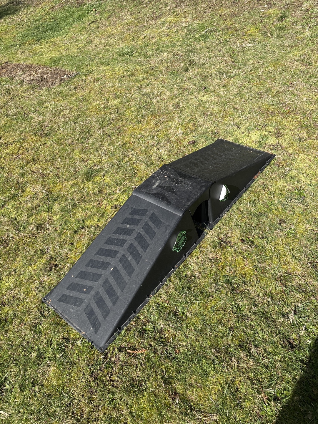 Used Black Plastic Ramp/Launch Pad