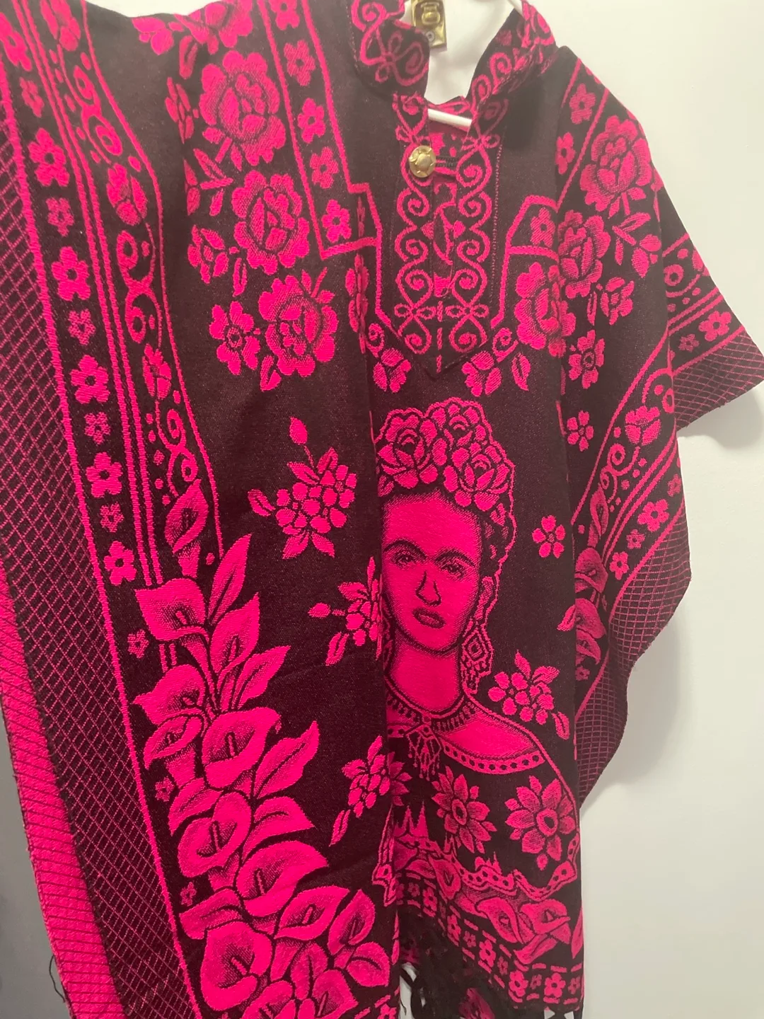 Frida Kahlo Poncho - Black and Pink image indicator(4)
