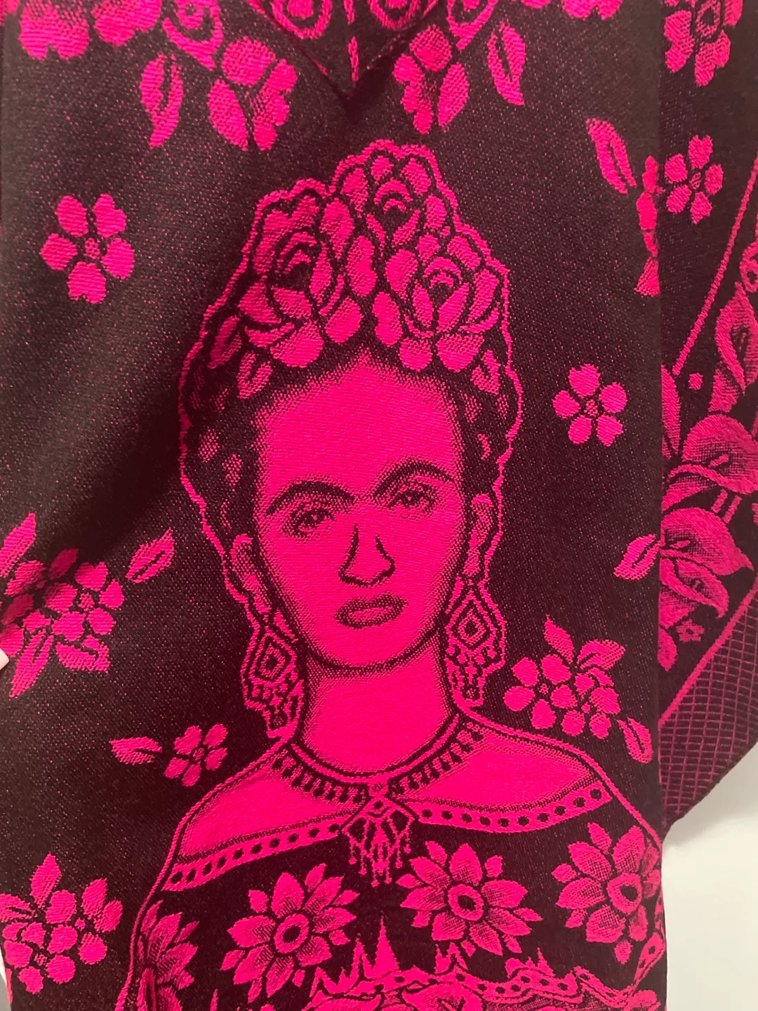 Frida Kahlo Poncho - Black and Pink image indicator(2)