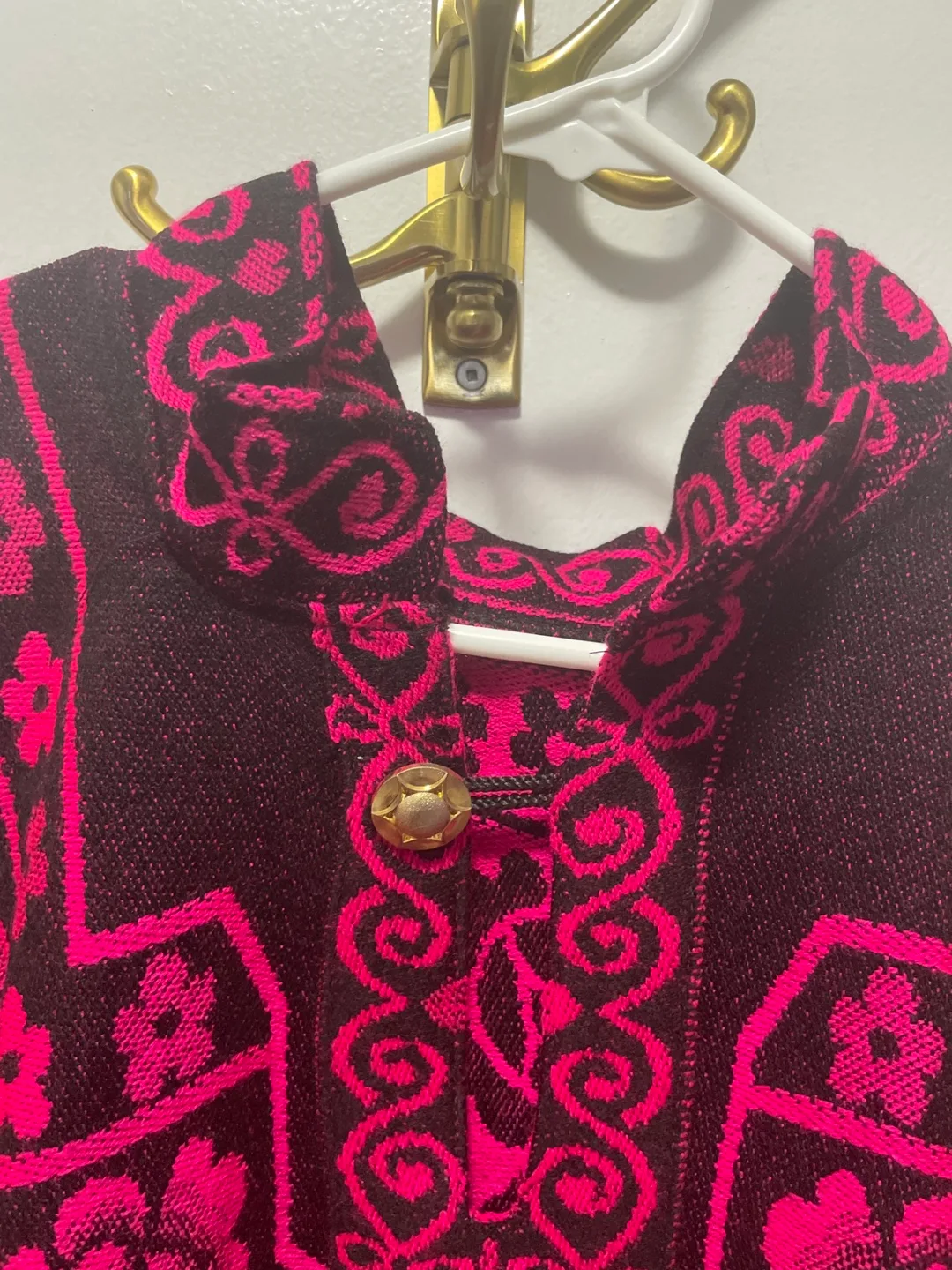 Frida Kahlo Poncho - Black and Pink image indicator(3)