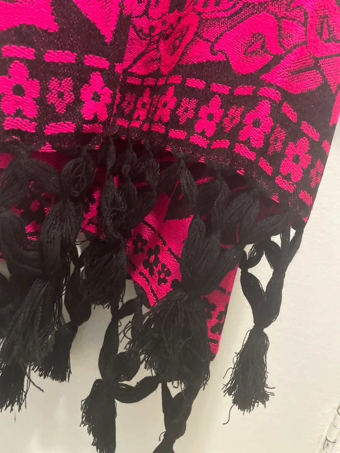 Frida Kahlo Poncho - Black and Pink image indicator(5)
