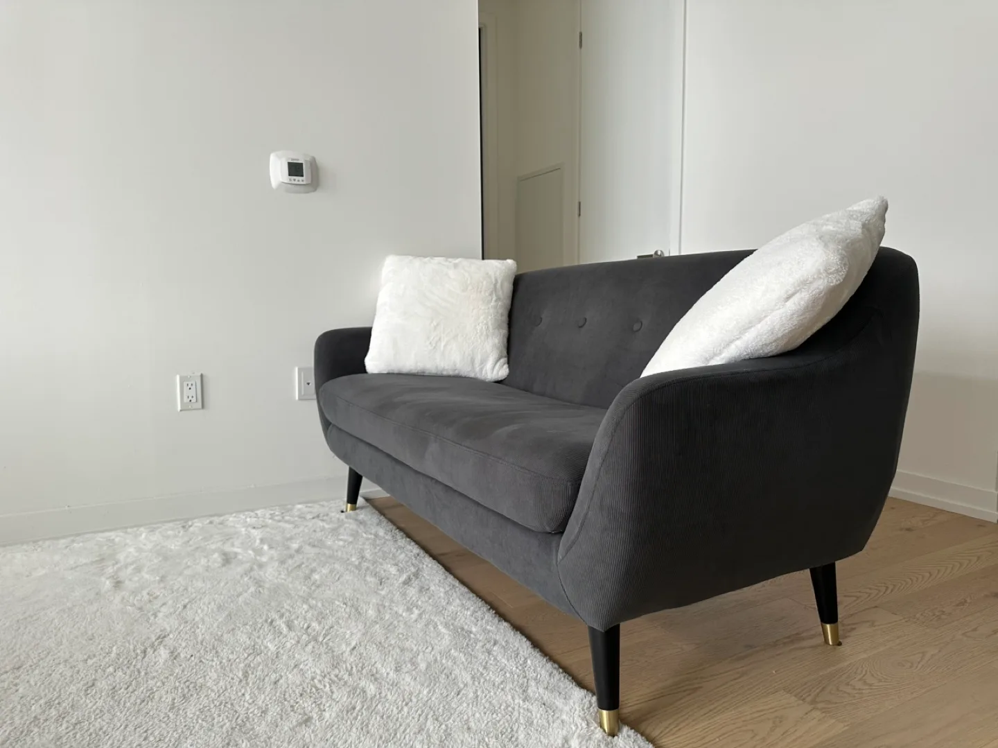 EGEDAL Velvet Sofa (size 2.5) image indicator(2)