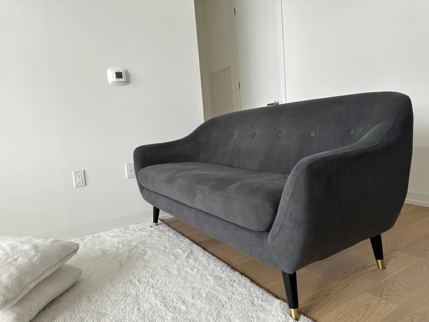 EGEDAL Velvet Sofa (size 2.5) image indicator(3)